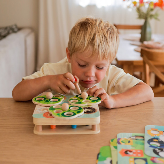 TOOKY TOY 2-in-1 Wooden Arcade Game Pull the Bugs for Kids