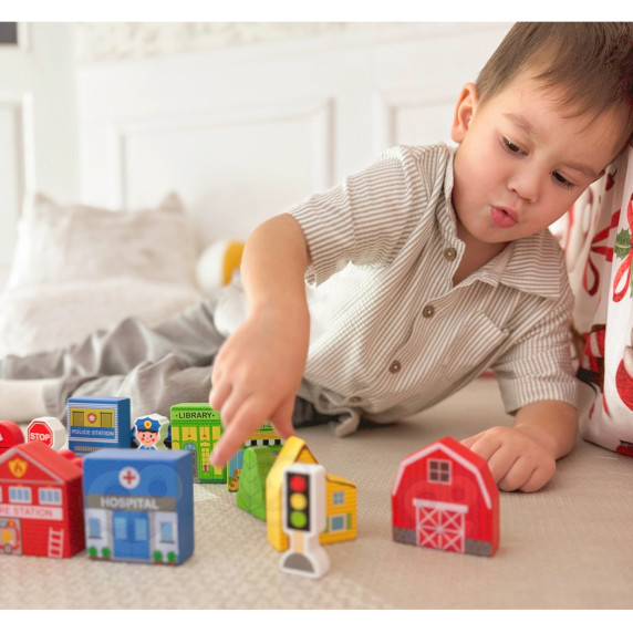 TOOKY TOY Wooden Set of Buildings and Figures City