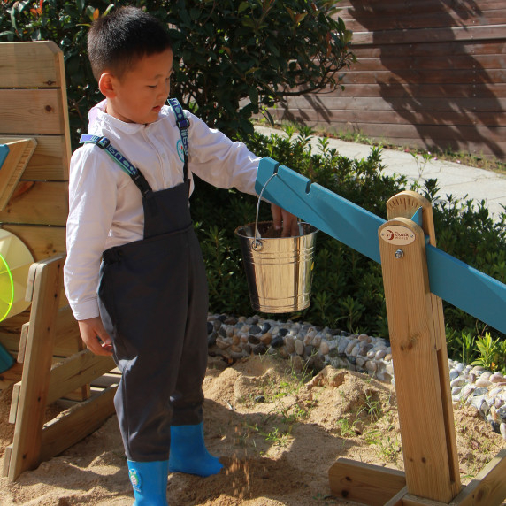 CLASSIC WORLD EDU Educational Balance Scale for Sandbox