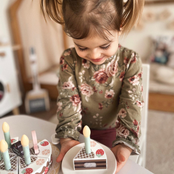 TOOKY TOY Wooden Birthday Cake with Turnip Candles