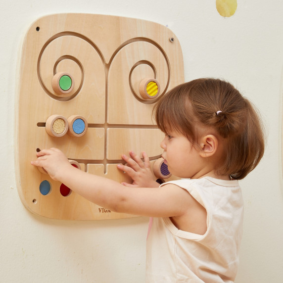 VIGA Wooden Manipulative Sensory Maze Touch and Match Board