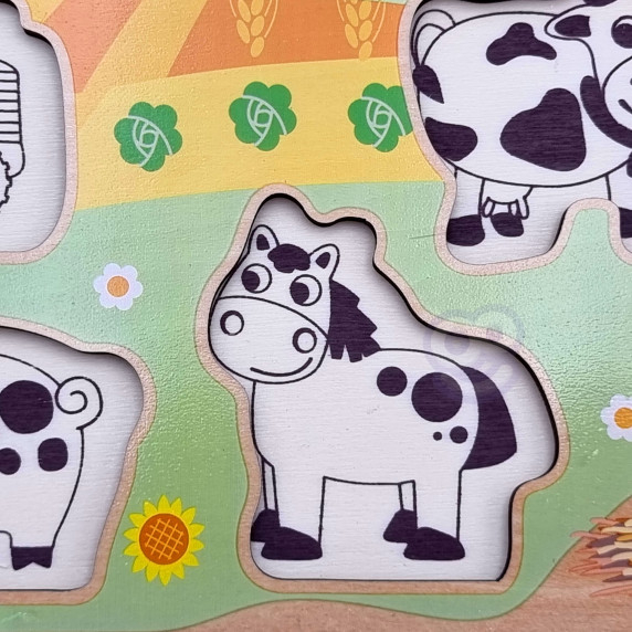 TOOKY TOY Wooden Montessori Puzzle Farm with Matching Pins