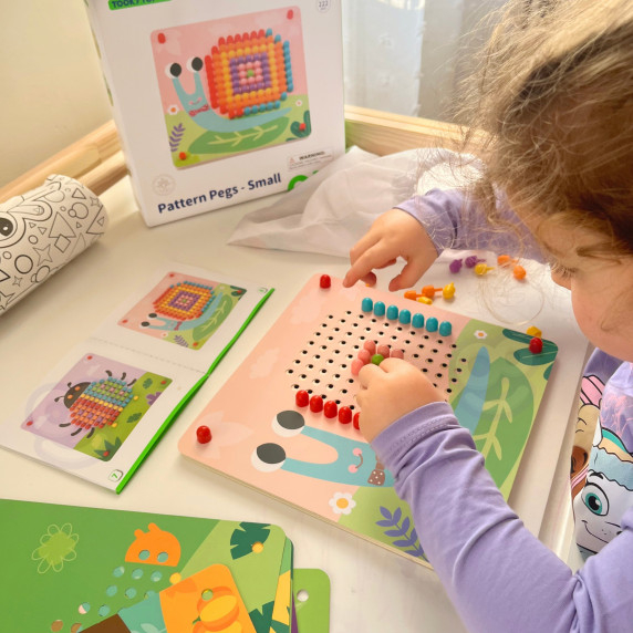 TOOKY TOY Puzzle with Pins and Climbing Pegs