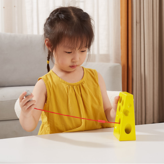 VIGA Wooden Interlacing Educational Maze Mouse in Cheese