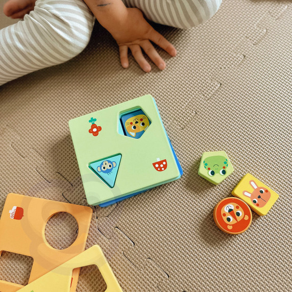 TOOKY TOY Montessori Puzzle Shapes and Colors Animals 6 Boards FSC