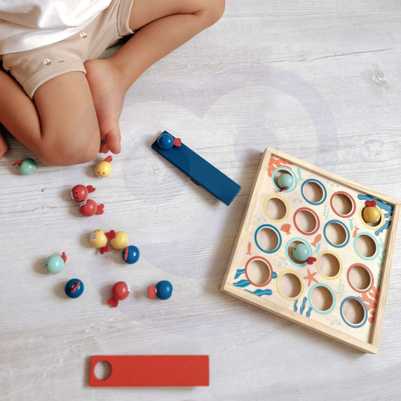 TOOKY TOY Game for Children Wooden Table Flying Fish 19 pcs.