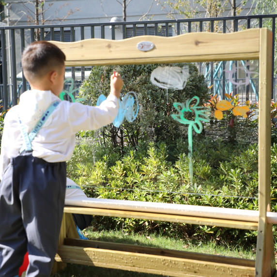 CLASSIC WORLD EDU Set Double-Sided Painting Board Easel with Water Pump