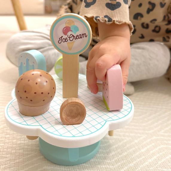TOOKY TOY Wooden Magnetic Ice Cream on Stand