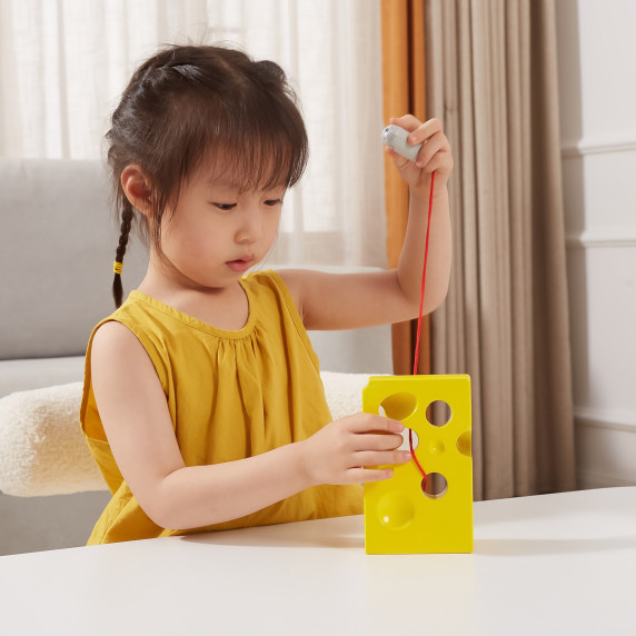VIGA Wooden Interlacing Educational Maze Mouse in Cheese