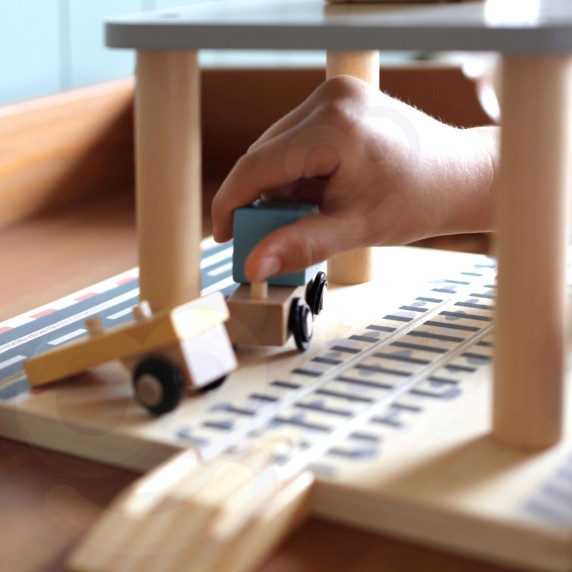 TOOKY TOY Wooden Harbor Crane Set