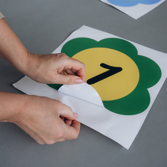 SMALL BRIGHT FLOWERS WITH NUMBERS Floor sticker