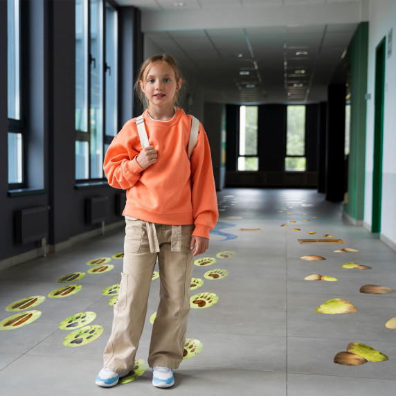 Floor game involving a forest path