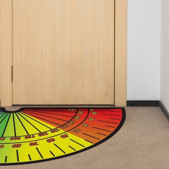 MATLANKIS Utbildningsgolvklistermärke bredvid dörren