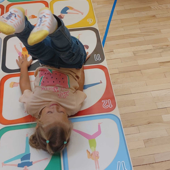 Rull-Out FUN® troopika kollektsiooni vaipade RENT NÄDALAKS haridusasutustele